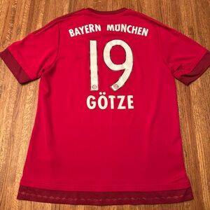Authentic Adidas 2014-2015 BAYERN MUNCHEN jersey featuring #19 MARIO GOTZE, Med.